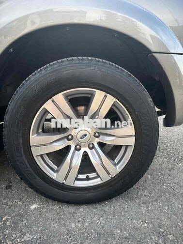 Ford Everest 2010 Limeted Xám
