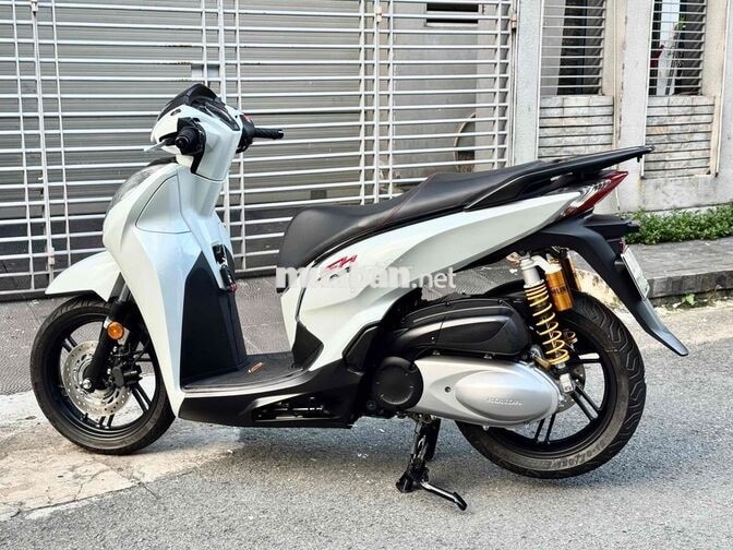 SH300i ABS Đk 2016 Trắng Đen Sport Bstp Chính Chủ