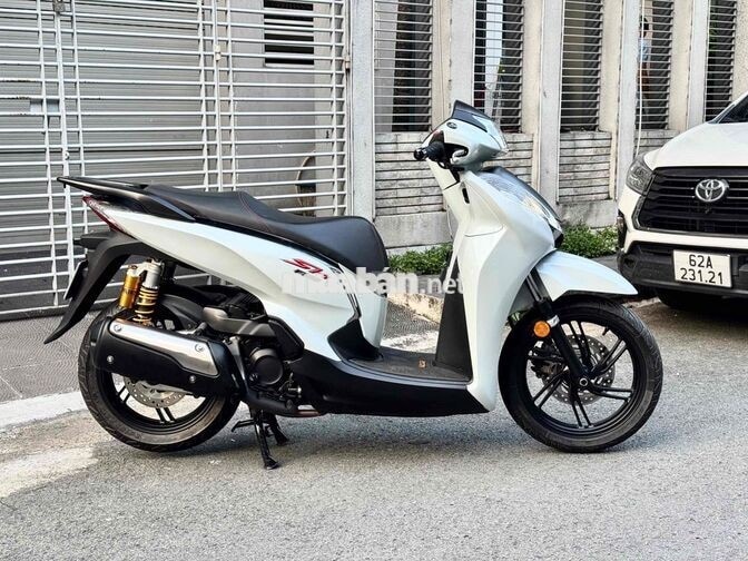 SH300i ABS Đk 2016 Trắng Đen Sport Bstp Chính Chủ