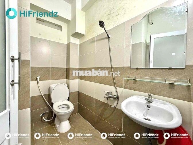 MỘT PHÒNG NGỦ TÁCH BẾP RỘNG CÓ THANG MÁY GẦN CÔNG VIÊN LÀNG HOA