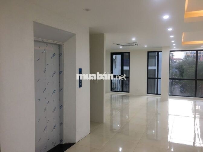 Cho thuê văn phòng mới đẹp 100m2 ở Cầu Giấy, giá 10 triệu/tháng