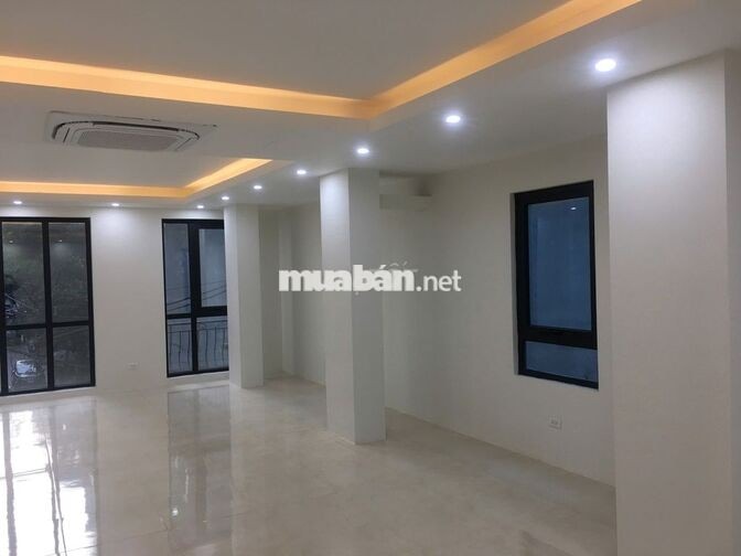 Cho thuê văn phòng mới đẹp 100m2 ở Cầu Giấy, giá 10 triệu/tháng