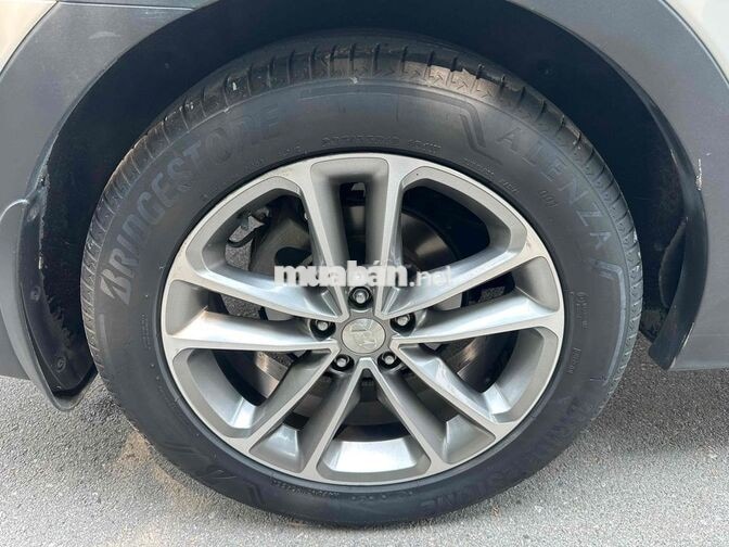 Hyundai Santafe 2018 2.4AT 4WD Trắng 11 vạn km