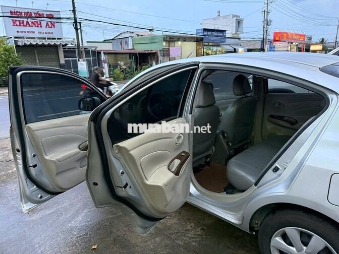 Nissan Sunny 2016 Số sàn màu bạc