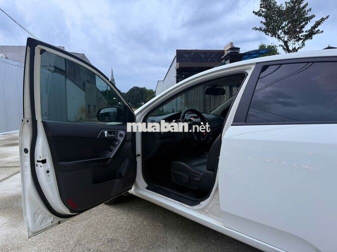 KIA FORTE 2012 1.6 MT Số sàn Trắng