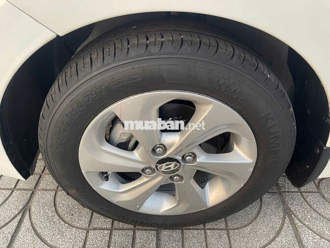 Hyundai Grand i10 2019 1.2 bản đủ Số sàn Trắng