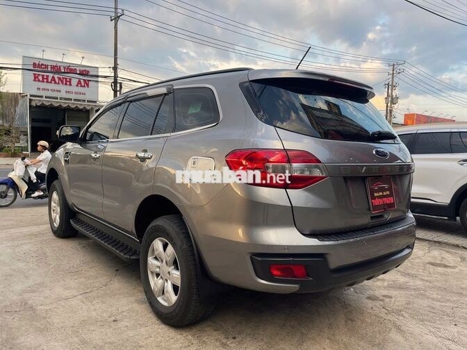Ford Everest 2018 2.0 Turbo 4x2 số sàn 1 cực chất.