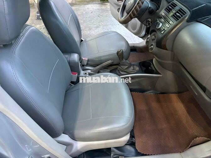 Nissan Sunny 2016 Số sàn màu bạc