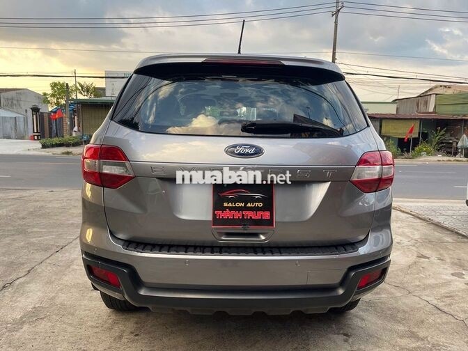 Ford Everest 2018 2.0 Turbo 4x2 số sàn 1 cực chất.