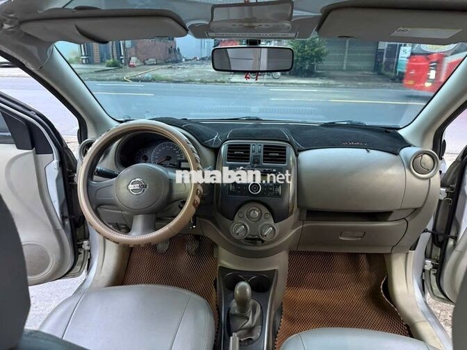 Nissan Sunny 2016 Số sàn màu bạc