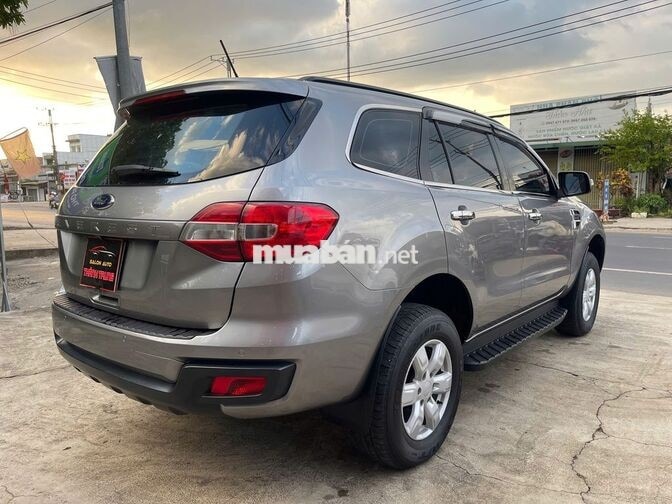 Ford Everest 2018 2.0 Turbo 4x2 số sàn 1 cực chất.