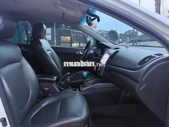 KIA FORTE 2012 1.6 MT Số sàn Trắng