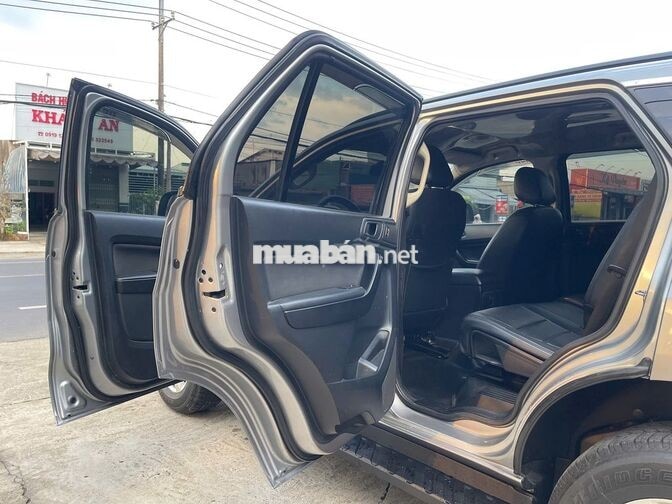 Ford Everest 2018 2.0 Turbo 4x2 số sàn 1 cực chất.