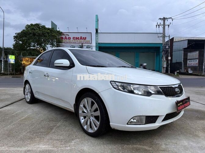 KIA FORTE 2012 1.6 MT Số sàn Trắng