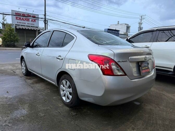 Nissan Sunny 2016 Số sàn màu bạc