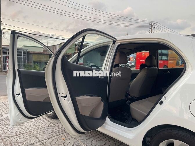 Hyundai Grand i10 2019 1.2 bản đủ Số sàn Trắng