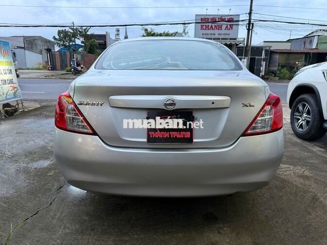 Nissan Sunny 2016 Số sàn màu bạc