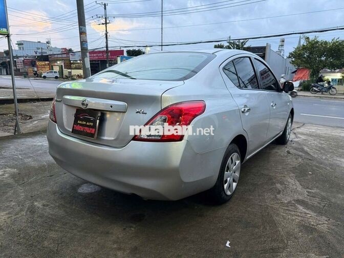 Nissan Sunny 2016 Số sàn màu bạc