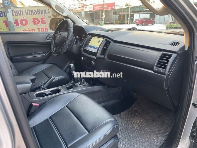 Ford Everest 2018 2.0 Turbo 4x2 số sàn 1 cực chất.