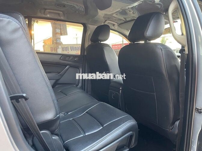 Ford Everest 2018 2.0 Turbo 4x2 số sàn 1 cực chất.