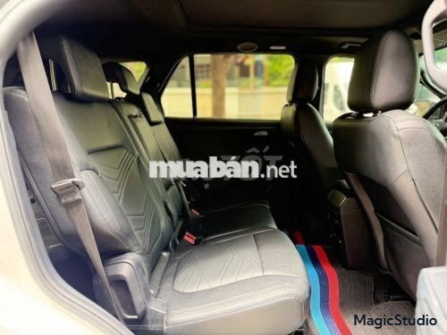Xe Ford Everest Titanium 2.0L 4x2 AT 2022