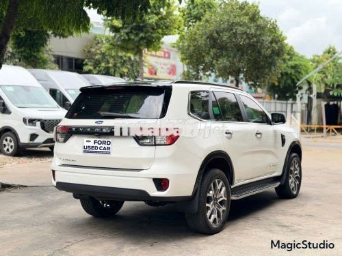 Xe Ford Everest Titanium 2.0L 4x2 AT 2022