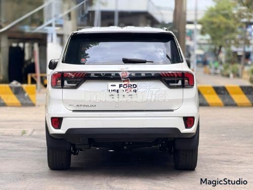 Xe Ford Everest Titanium 2.0L 4x2 AT 2022
