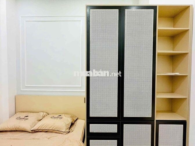 Cho Thuê 1 Căn Nhà Mặt Tiền trung tâm TP full nội thất. Giá cực tốt