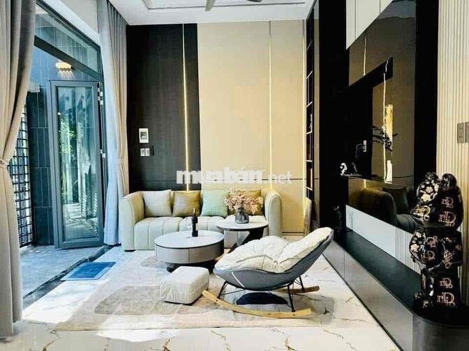 Cho Thuê 1 Căn Nhà Mặt Tiền trung tâm TP full nội thất. Giá cực tốt