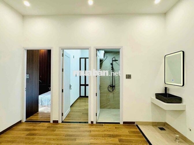 Cho Thuê 1 Căn Nhà Mặt Tiền trung tâm TP full nội thất. Giá cực tốt