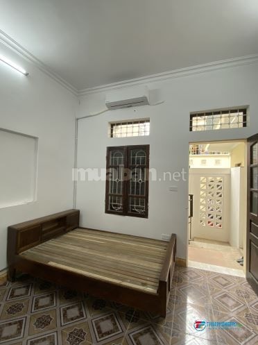 Chính chủ cho thuê lâu dài nhà khép kín trong ngõ 90 Láng Hạ DT 22 m2