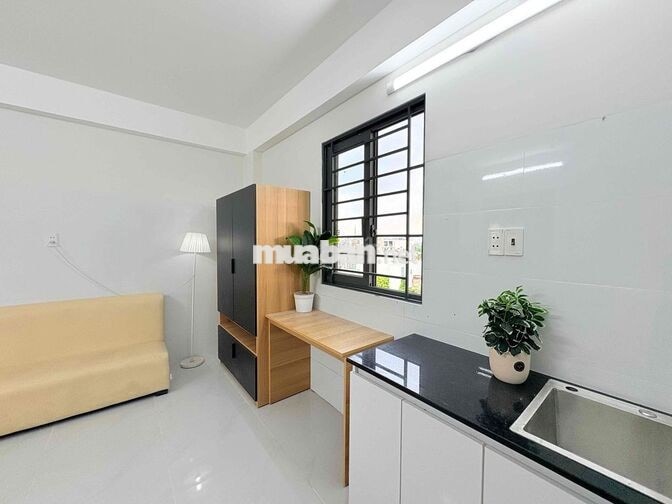 CHO THUÊ PHÒNG BAN CÔNG CỬA SỔ VƯỜN LÀI ĐH NGUYỄN TẤT THÀNH