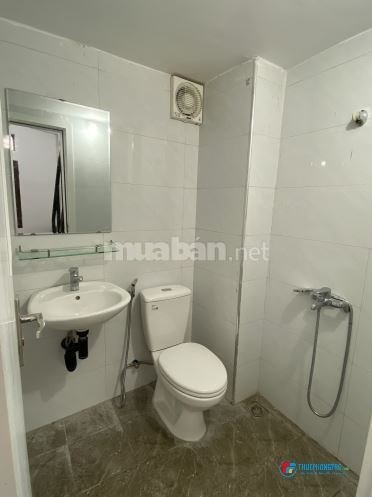 Chính chủ cho thuê lâu dài nhà khép kín trong ngõ 90 Láng Hạ DT 22 m2