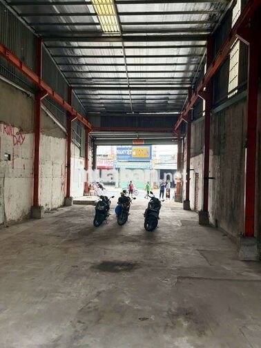 8*26. Mặt tiền trống suốt. Nguyễn ảnh thủ. Q12