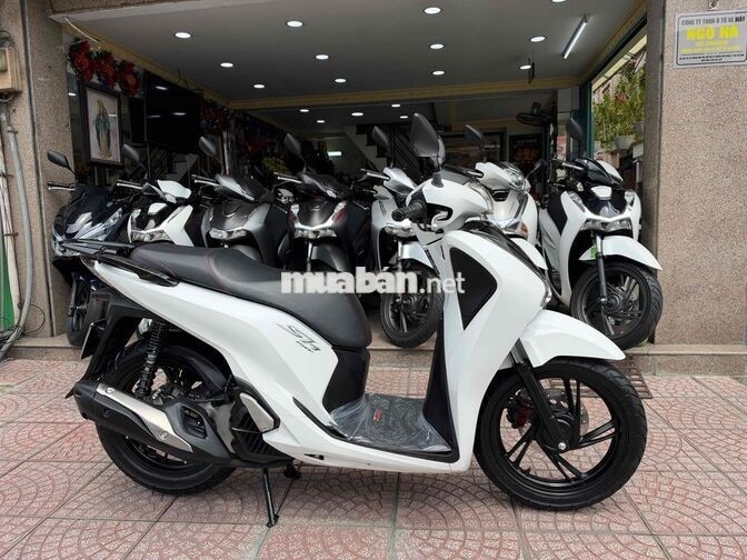 Honda SH 150i ABS 2018 Trắng Đen BSTP Chính Chủ