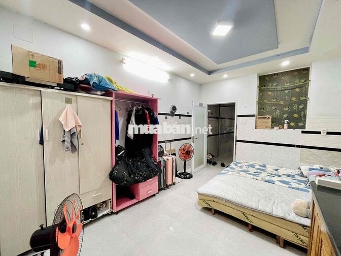 CHO THUÊ PHÒNG STUDIO RỘNG 30m2 MÁY GIẶT RIÊNG ĐI BỘ TỚI UEH CƠ SỞ B
