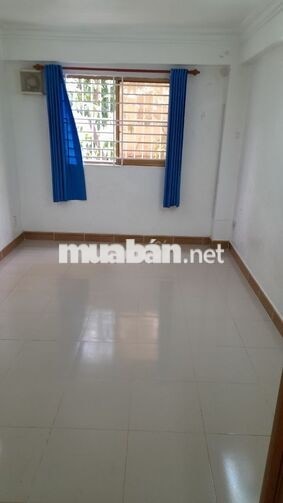 Phòng trọ lầu 1,đường Đồng Nai Quận10 (cũ) cạnh ST Go (BigC) 2.8 tr
