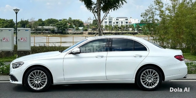Bán xe Mercedes-Benz E200 Exclusive, còn bảo hành chính hãng 