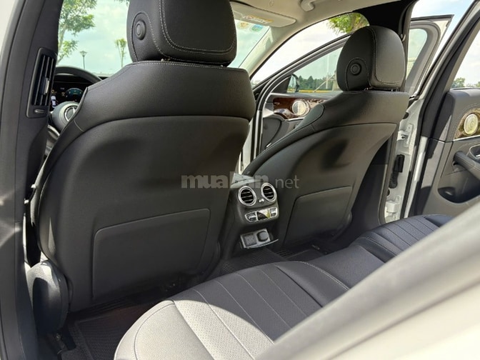 Bán xe Mercedes-Benz E200 Exclusive, còn bảo hành chính hãng 