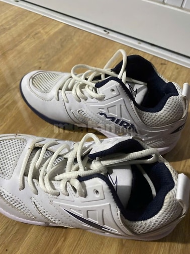 Giày thể thao nữ size 37 Giày thể thao nữ size 37