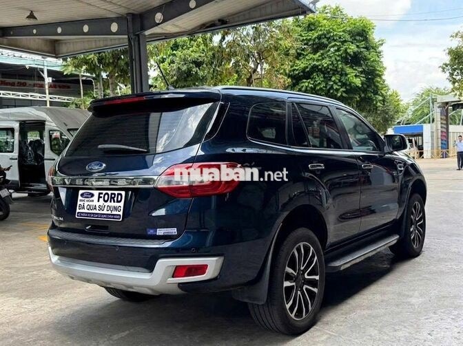 Ford Everest 2021 Titanium 2.0 Xanh Thái Lan