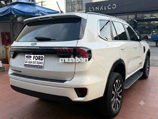 Ford Everest Platinum 2026 Trắng 13.000 km