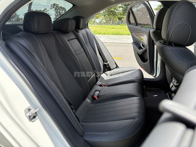 Bán xe Mercedes-Benz E200 Exclusive, còn bảo hành chính hãng 