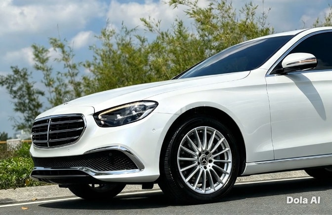 Bán xe Mercedes-Benz E200 Exclusive, còn bảo hành chính hãng 
