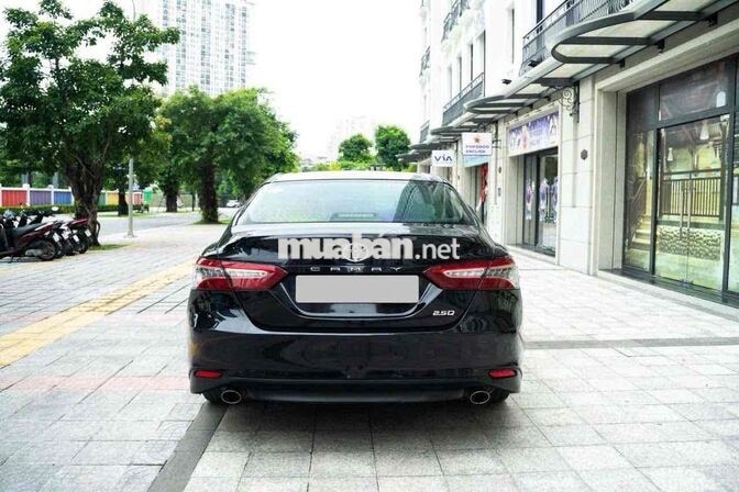 Toyota Camry 2.5Q 2020 Đen Tự động 8 cấp