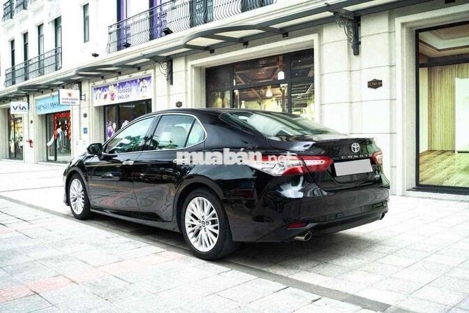 Toyota Camry 2.5Q 2020 Đen Tự động 8 cấp