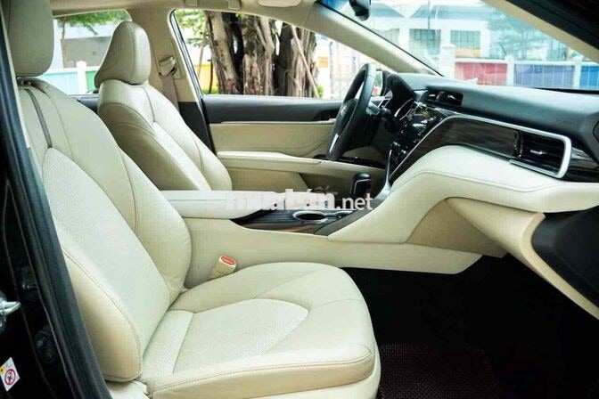 Toyota Camry 2.5Q 2020 Đen Tự động 8 cấp