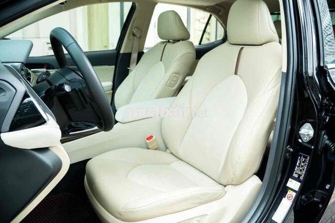 Toyota Camry 2.5Q 2020 Đen Tự động 8 cấp