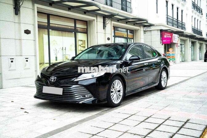 Toyota Camry 2.5Q 2020 Đen Tự động 8 cấp