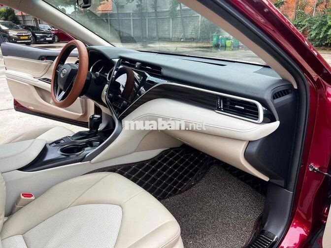 Toyota Camry 2.0G 2020 Đỏ Tự động